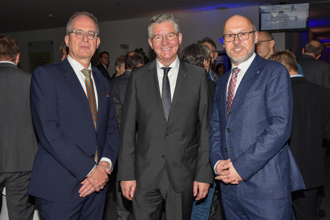 Der Präsident der Universität Bayreuth, Professor Dr. Stefan Leible, der Vizepräsident der Handwerkskammer für Oberfranken, Christian Herpich und der Dekan der Fakultät für Ingenieurwissenschaften, Professor Dr.-Ing. Stephan Tremmel