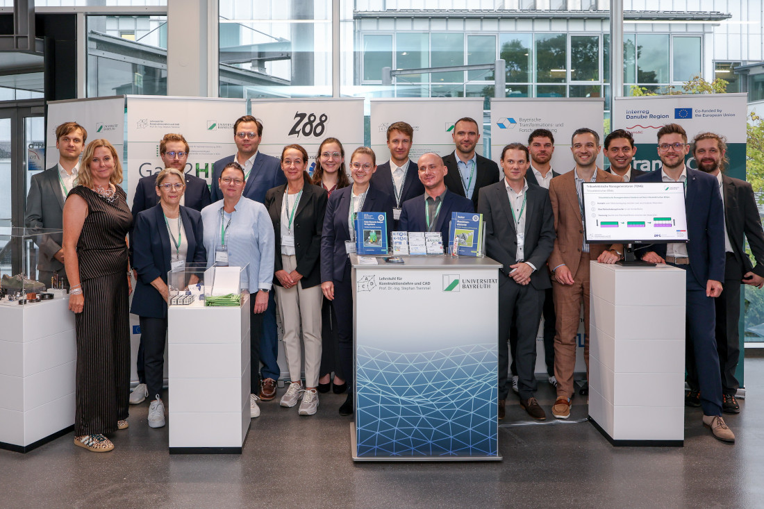 Das Team des LSCAD am eigenen Messestand