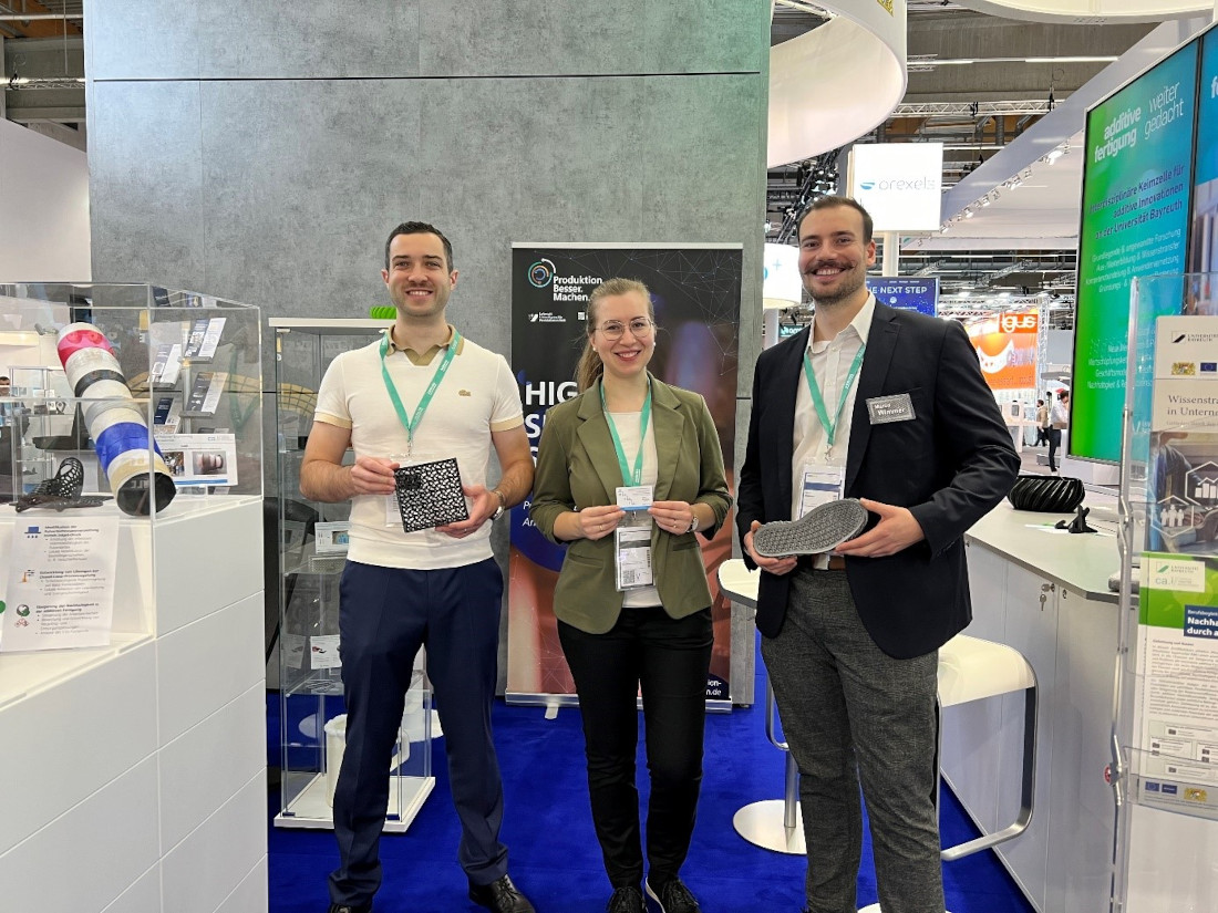 Gruppenbild MonoMat auf der Formnext 2022